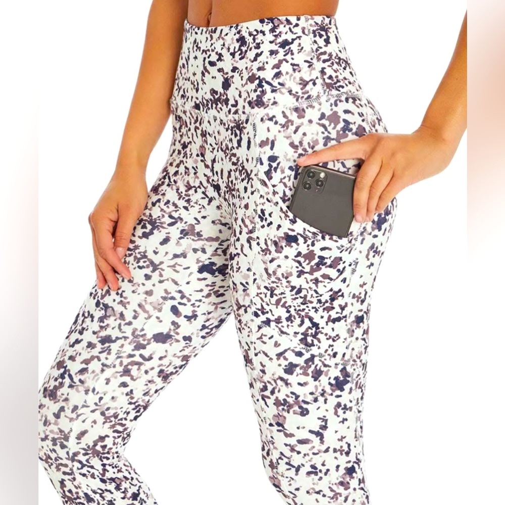 NWTBalance Collection Women's flint Spotted Floral Spray Eclipse Pocket Leggings